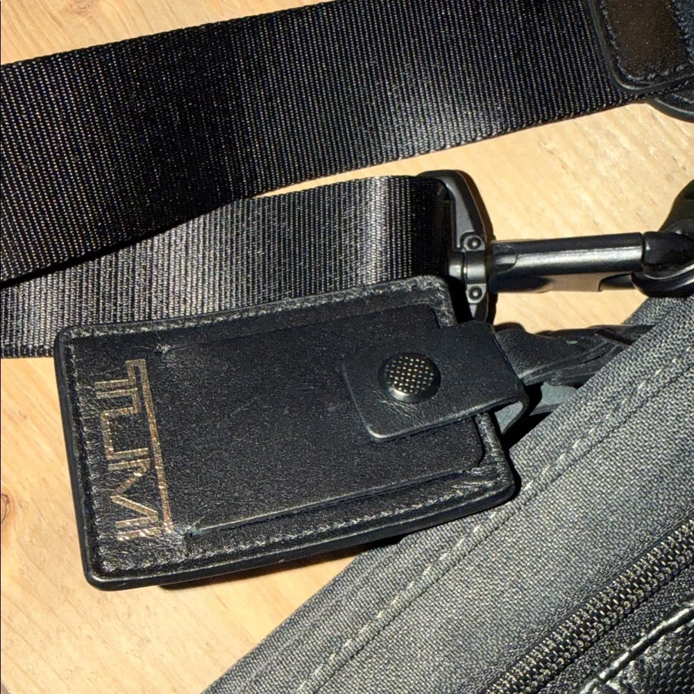 Tumi Alpha 2 Slim Deluxe Portfolio Bag